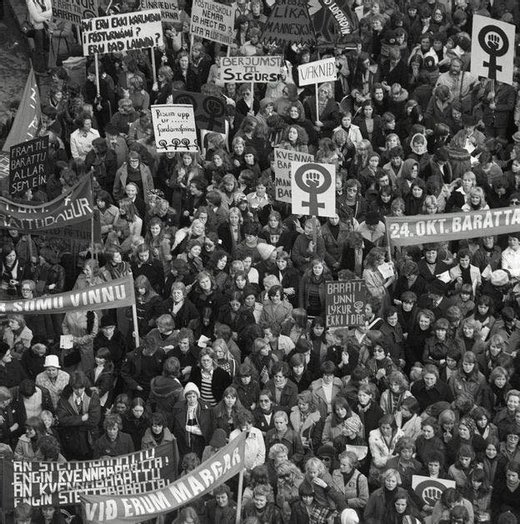 em 1975 a islandia parou de funcionar porque as mulheres unidas fizeram greve2
